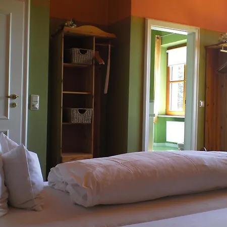 Gaestehaus 'alte Baeckerei' Kaffeehaus بيت ضيافة Großbundenbach